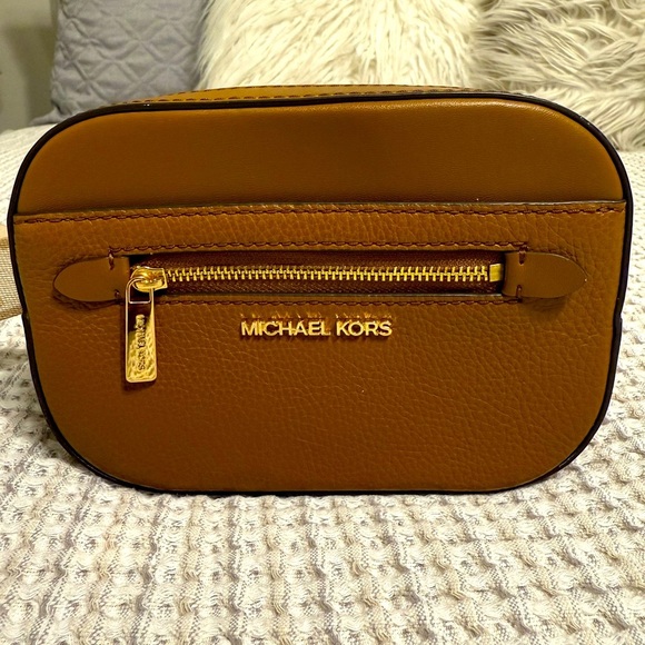 Michael Kors Jet Set Small Pebbled Leather Belt Bag - Picture 3 of 15